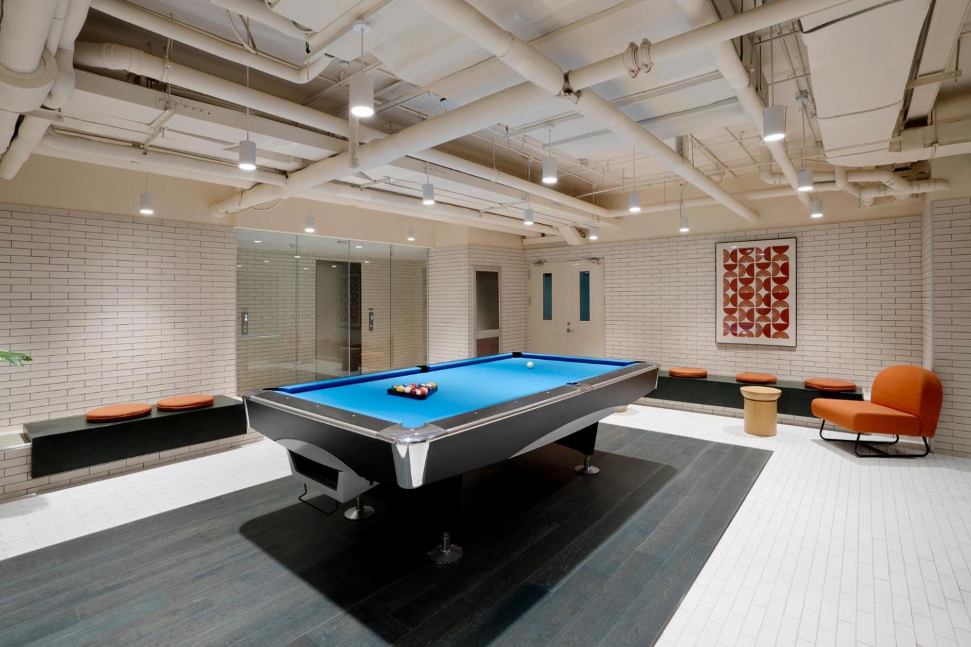 Base-Beijing Wangfujing Serviced Apartment- In Hutong &Bike Rental &Close To Forbidden City, Tian'Anmen Square &Subway Nearby &Free Coffee &Washing Machine,Kitchen &Restaurant Discount &English Speaking &High Speed Free Wifi Kültér fotó The Billiard Room