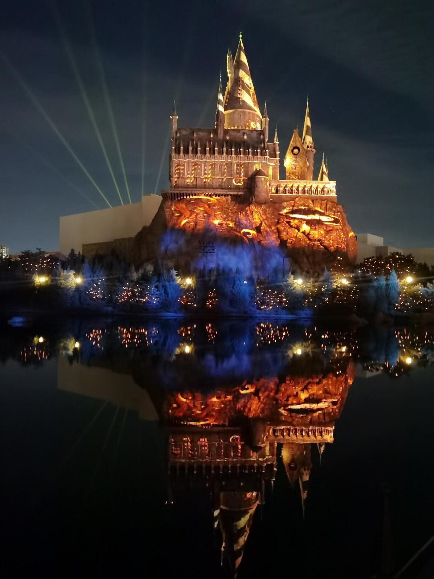 Base-Beijing Wangfujing Serviced Apartment- In Hutong &Bike Rental &Close To Forbidden City, Tian'Anmen Square &Subway Nearby &Free Coffee &Washing Machine,Kitchen &Restaurant Discount &English Speaking &High Speed Free Wifi Kültér fotó The show at Disneyland