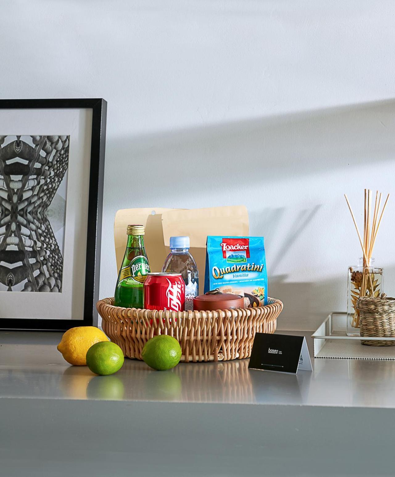 Base-Beijing Wangfujing Serviced Apartment- In Hutong &Bike Rental &Close To Forbidden City, Tian'Anmen Square &Subway Nearby &Free Coffee &Washing Machine,Kitchen &Restaurant Discount &English Speaking &High Speed Free Wifi Kültér fotó